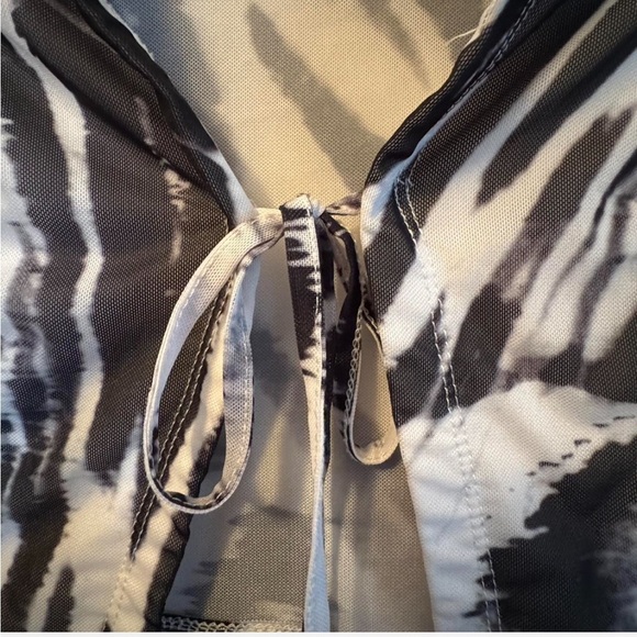 Princess Polly Clyde Long Sleeve Top Black / White size 0 - Picture 5 of 5